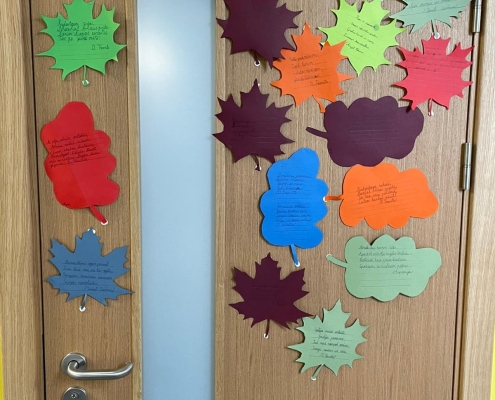 ,, Kad rudens lapas krīt, dzeja atdzimst!”