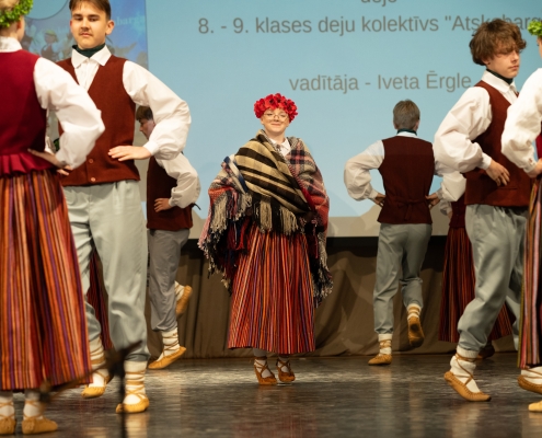 Es esmu bagāts
