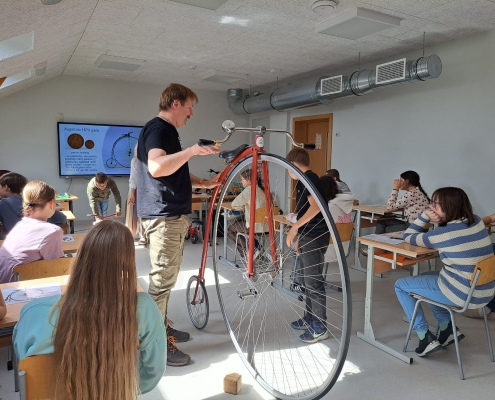 STEM nodarbību "Materiāli, dizains, drošība - velosipēda evolūcija"